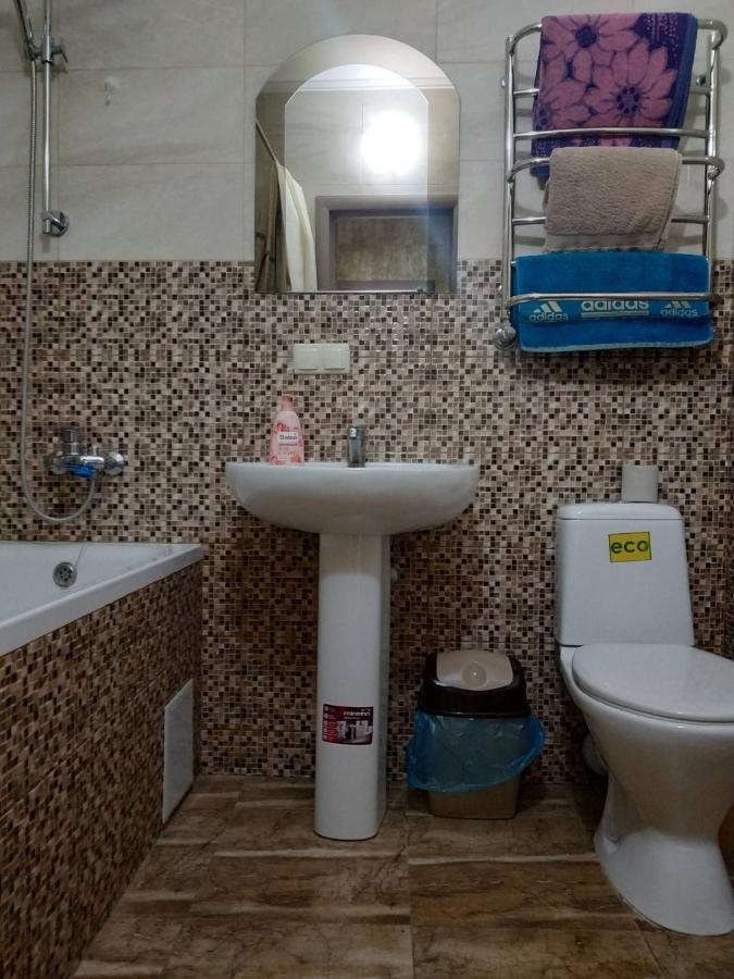 Апартаменти В Новому Будинку В Самому Центрi Khmelʼnytsʼkyy المظهر الخارجي الصورة